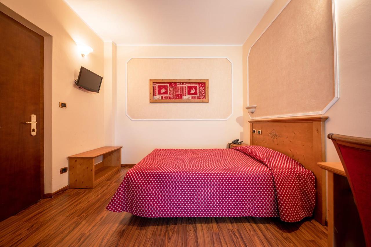 Hotel Elena Saint-Vincent Dış mekan fotoğraf