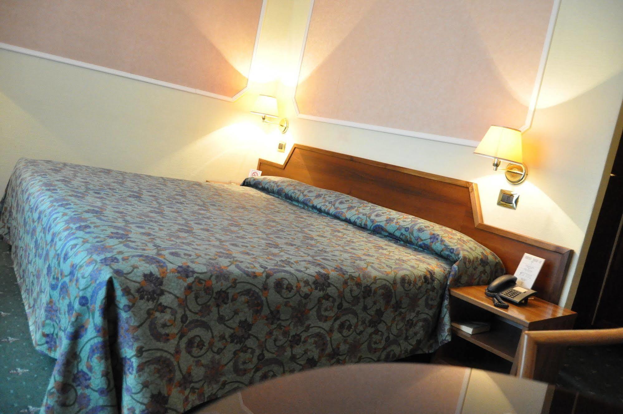 Hotel Elena Saint-Vincent Dış mekan fotoğraf